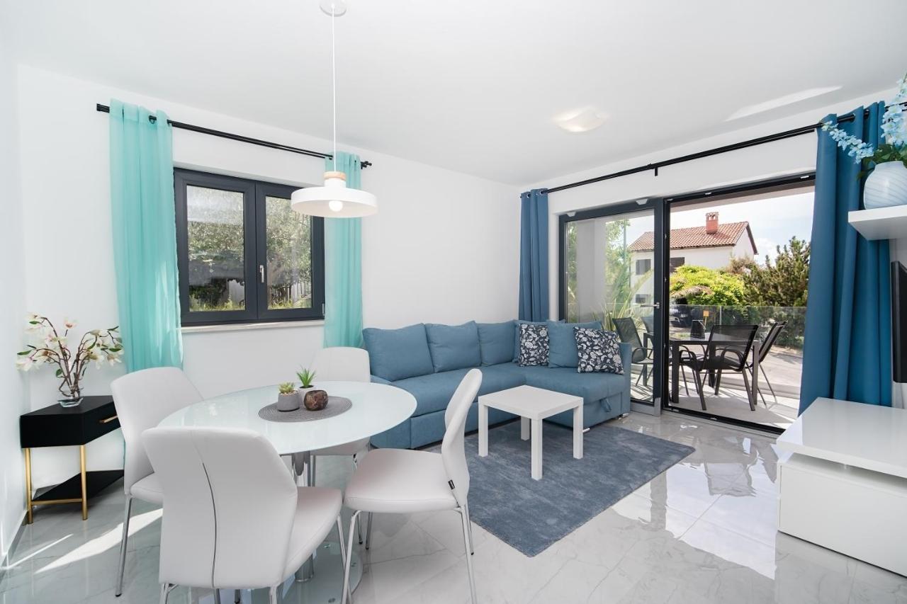 Lela Apartment *